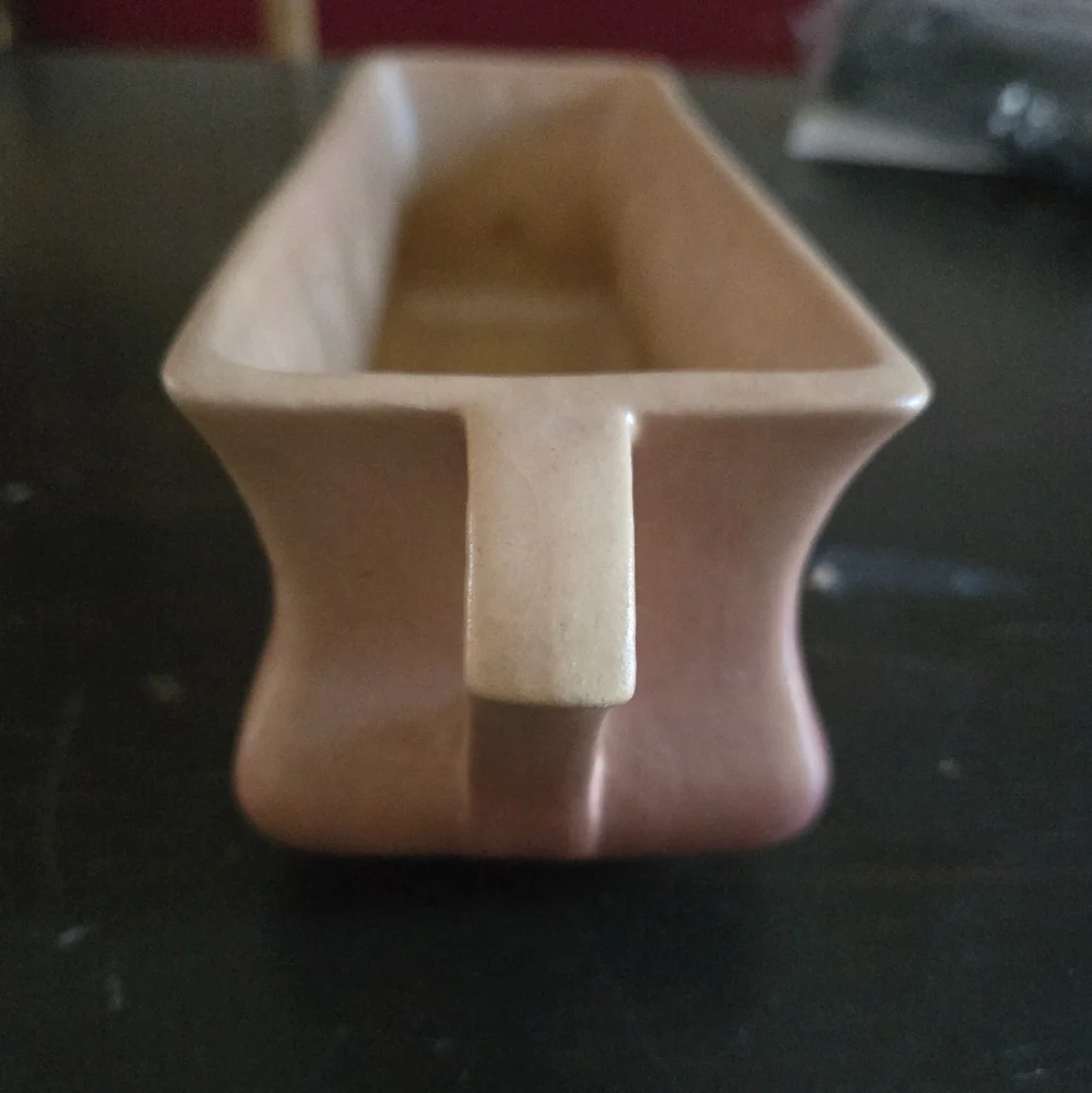 Vintage 1940s Roseville Pottery Dusty Rose Snowberry Planter - Picture 4 of 6